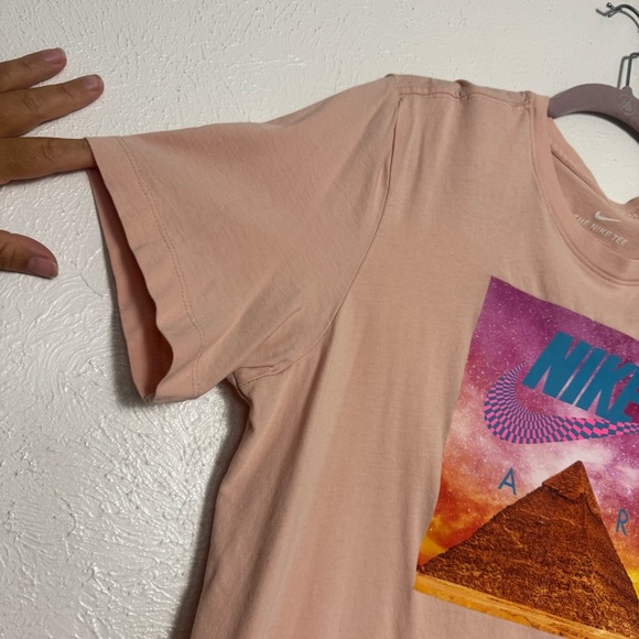 Nike Tan/Peach Short Sleeve Pyramid Graphic Tee - Picture 2 of 7